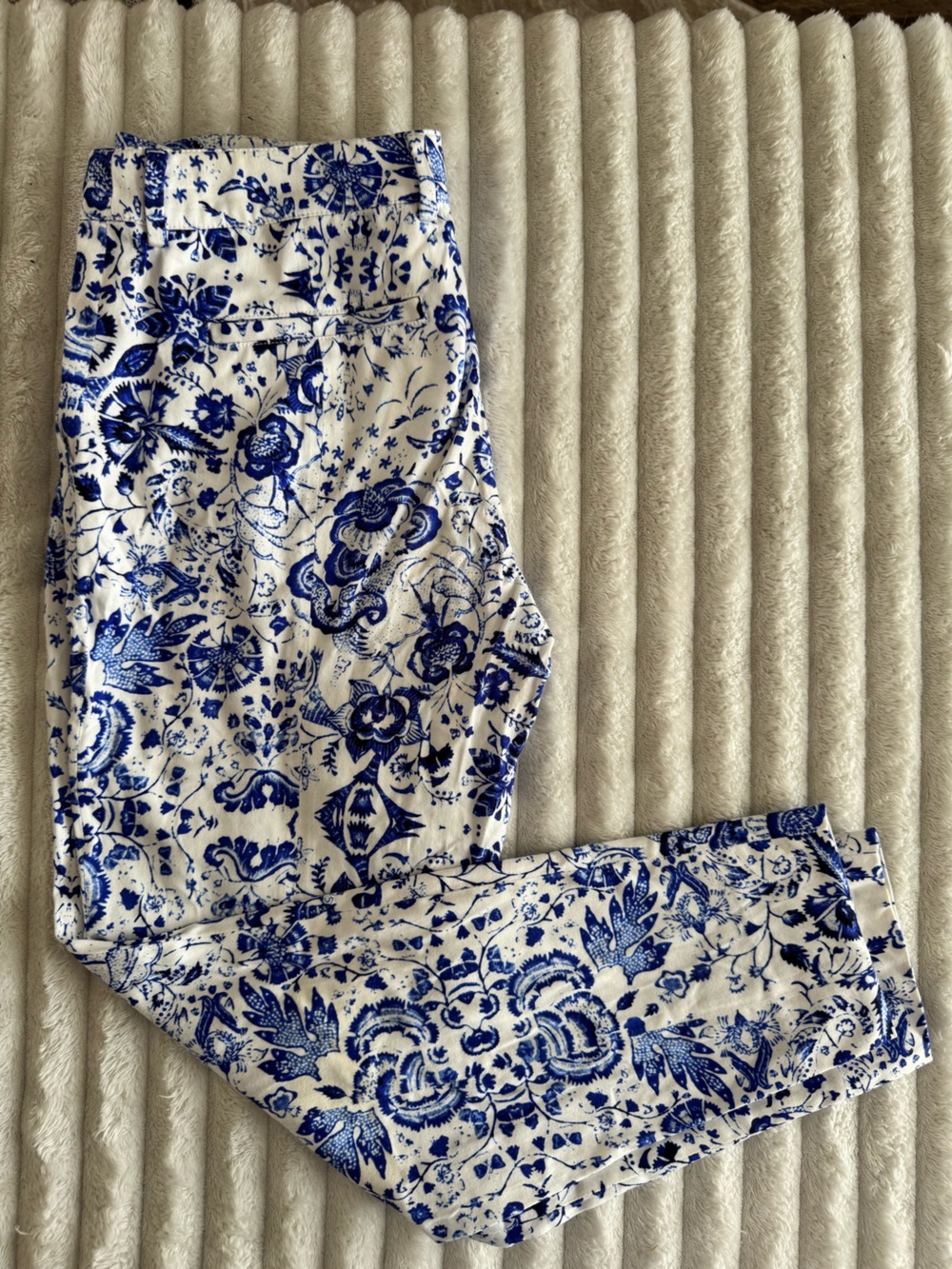 Paul & Shark White and Blue Floral Capris